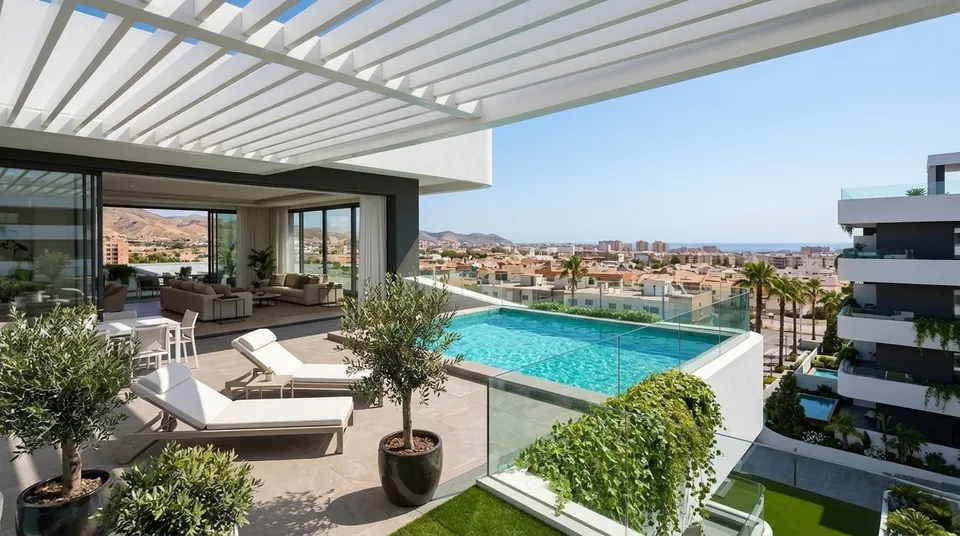 Terraza con piscina privada y vistas.